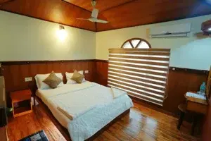 2 BEDROOM
