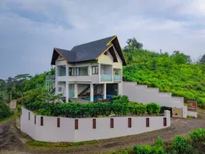  2 deluxe bedrooms with balcony   photo 1