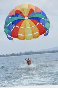 Beach parasailing   photo 1
