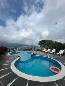 RESORT PINNACLE INN   photo 2