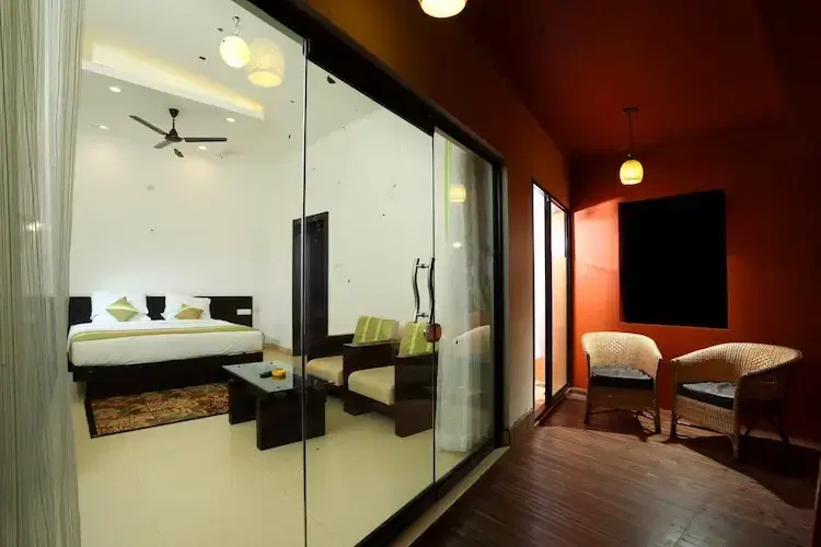 Contemporary Ac Ground Floor Room   photo 1