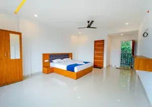 Deluxe Balcony Suite