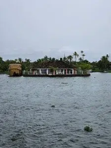 PMC LAKESHORE RESORT& HOUSEBOAT   photo 3