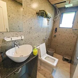 SUITE ROOM