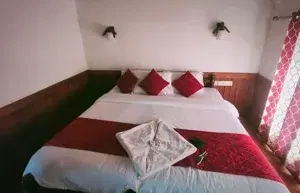 DELUXE LAKE VIEW ROOM   photo 2